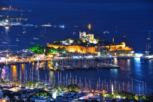 Bodrum marina nocą. Turcja