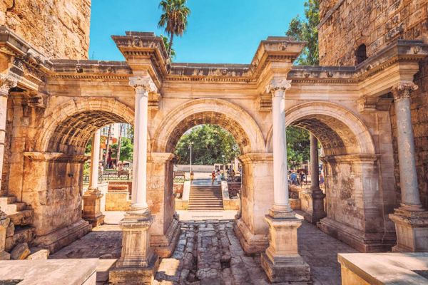Imponująca Brama Hadriana Antalya Turcja