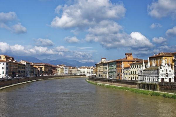 Rzeka Arno i Lungarni Rzeka Arno i Lungarni Piza